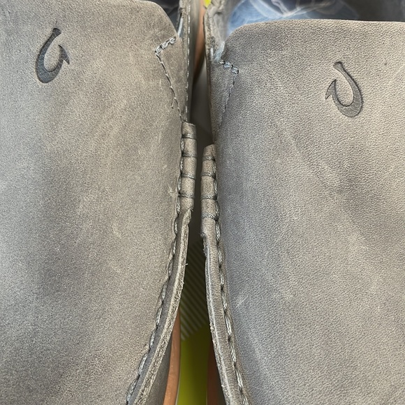 OLUKAI Slip-On (Men) size 7m
Grey leather like New Kalai style - Picture 5 of 8